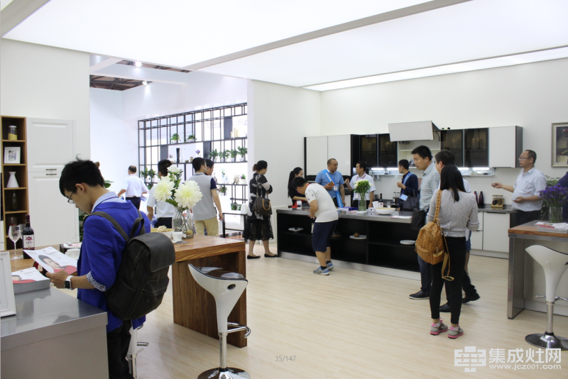 森歌集成灶亮相上海展勢不可擋(圖7) 森歌集成灶亮相上海展勢不可擋