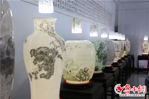 “探班”陶博會(huì)布展現(xiàn)場 國瓷、琉璃閃耀展廳(圖3)
