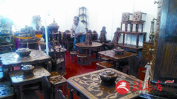 境外展區(qū)參展商品受消費者青睞(圖2) 355327_永良印度花梨木家具.jpg