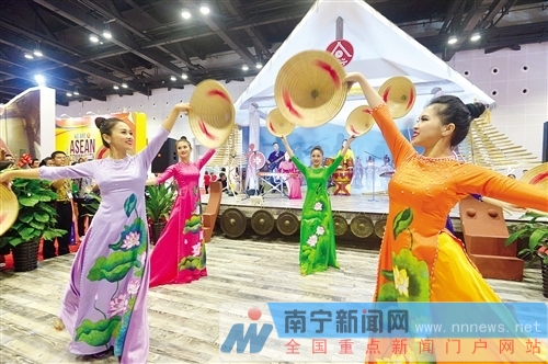 東博會“魅力之城”展區(qū)正式開館 最炫東盟風(fēng)(圖2) 東博會“魅力之城”展區(qū)正式開館 上演最炫東盟風(fēng)